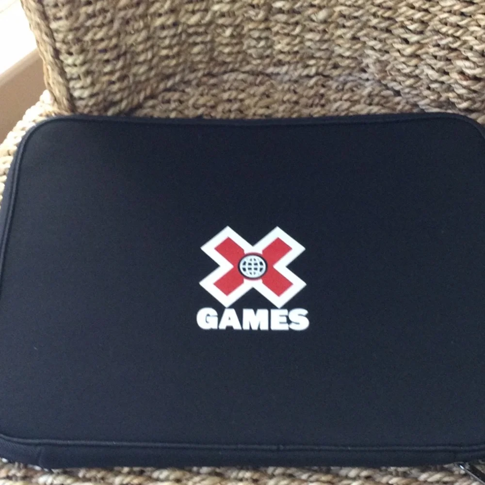 X games computer sleeve storage carrier